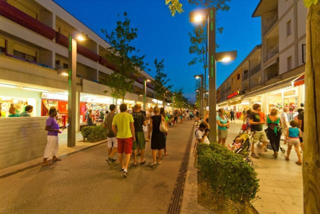 Residence Green Life Bibione Bagian luar foto